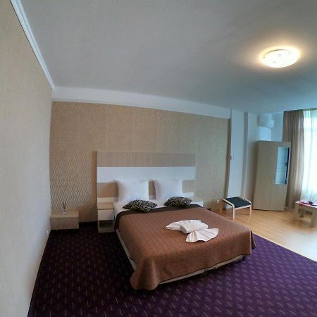 Hotel Mon Caprice Bucharest Exterior photo